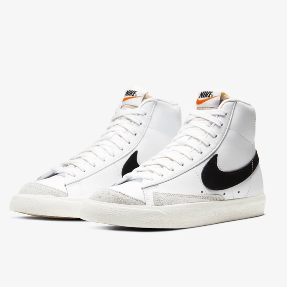 White and black mid-top Nike blazer 77 shoes. - Picture 6 of 7